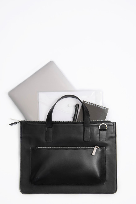 Сумка Protege Ц-581.8 черная гладкая Сумка Protege Ц-581.8 черная гладкая