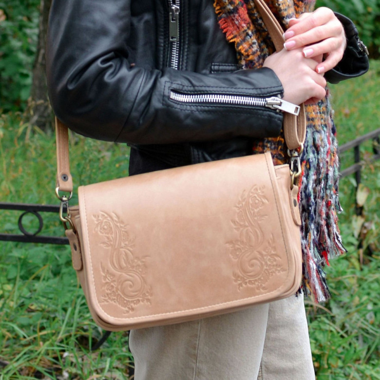 Бежевая женская кожаная сумка Natalia Kalinovskaya «Лана» С93