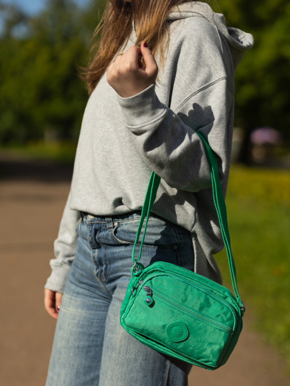 Сумка женская Bobo 8207 ярко-зелёная Сумка женская Bobo 8207 ярко-зелёная