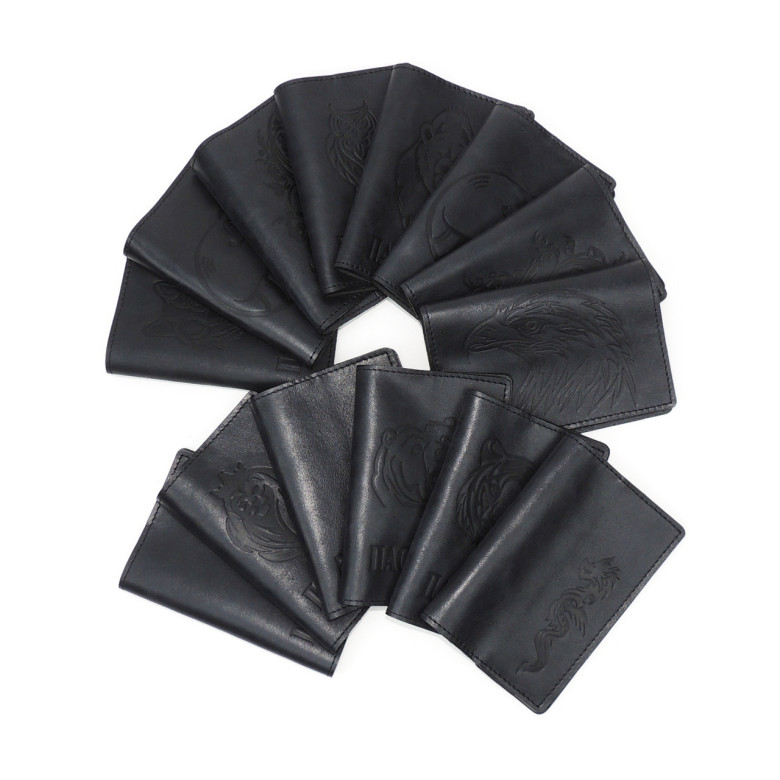 Обложка для паспорта кожаная Черный, Медведь злой