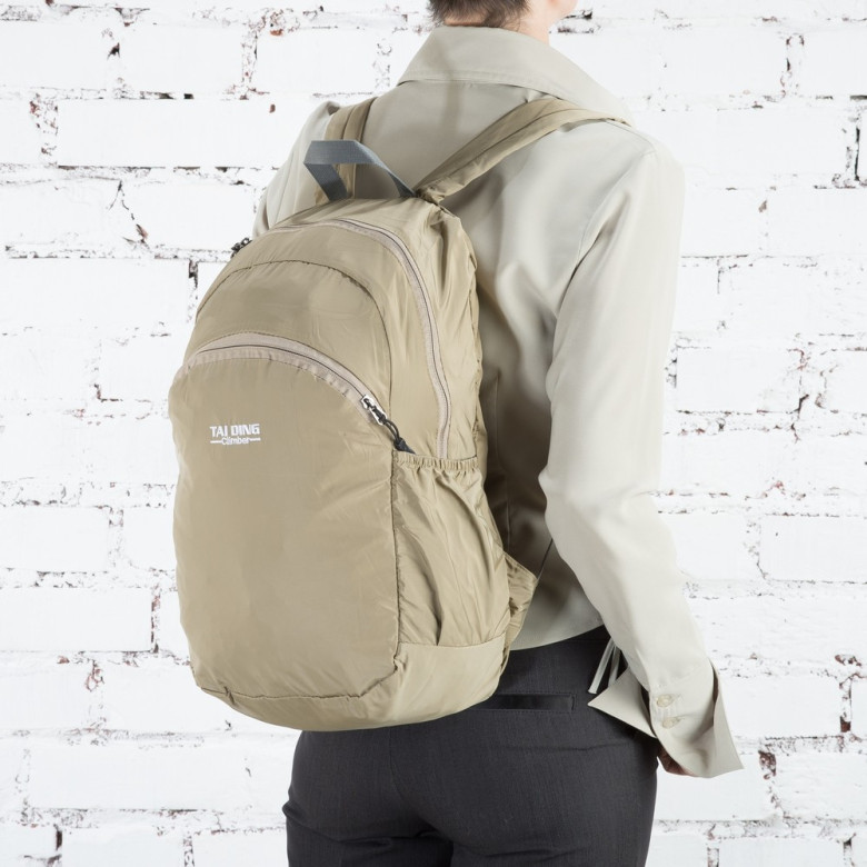Рюкзак-трансформер Tai Ding 9082 бежевый Рюкзак-трансформер Tai Ding 9082 бежевый